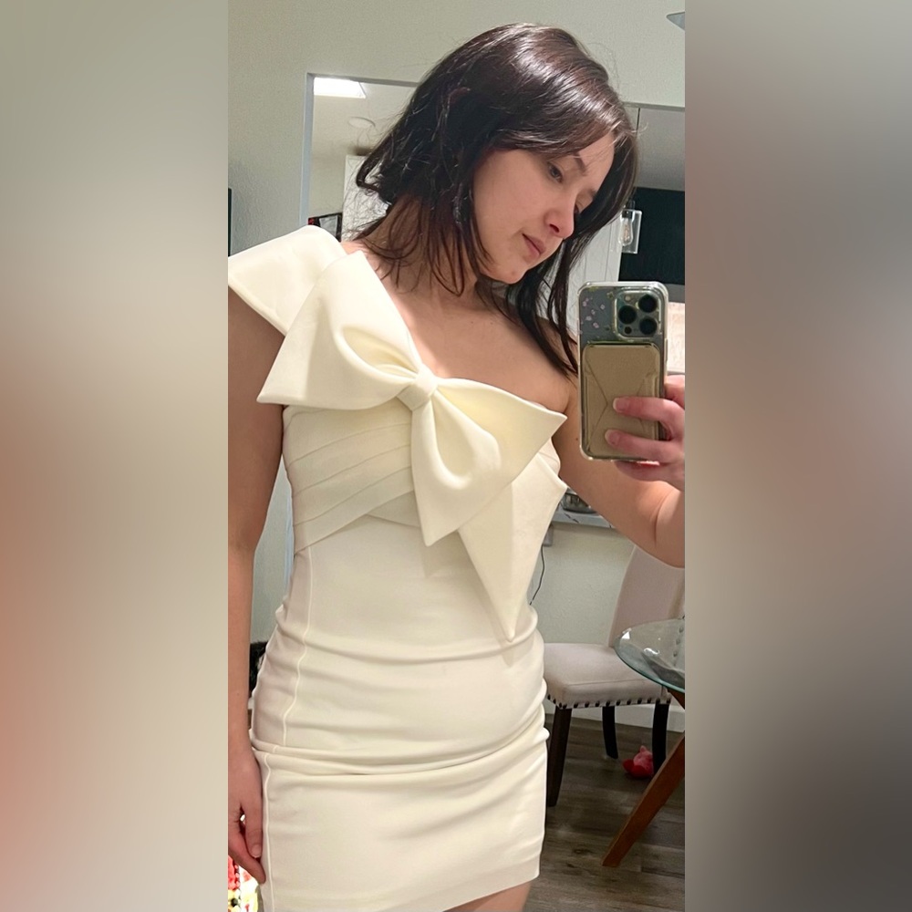 One33 Social Ivory one shoulder bow body con dress